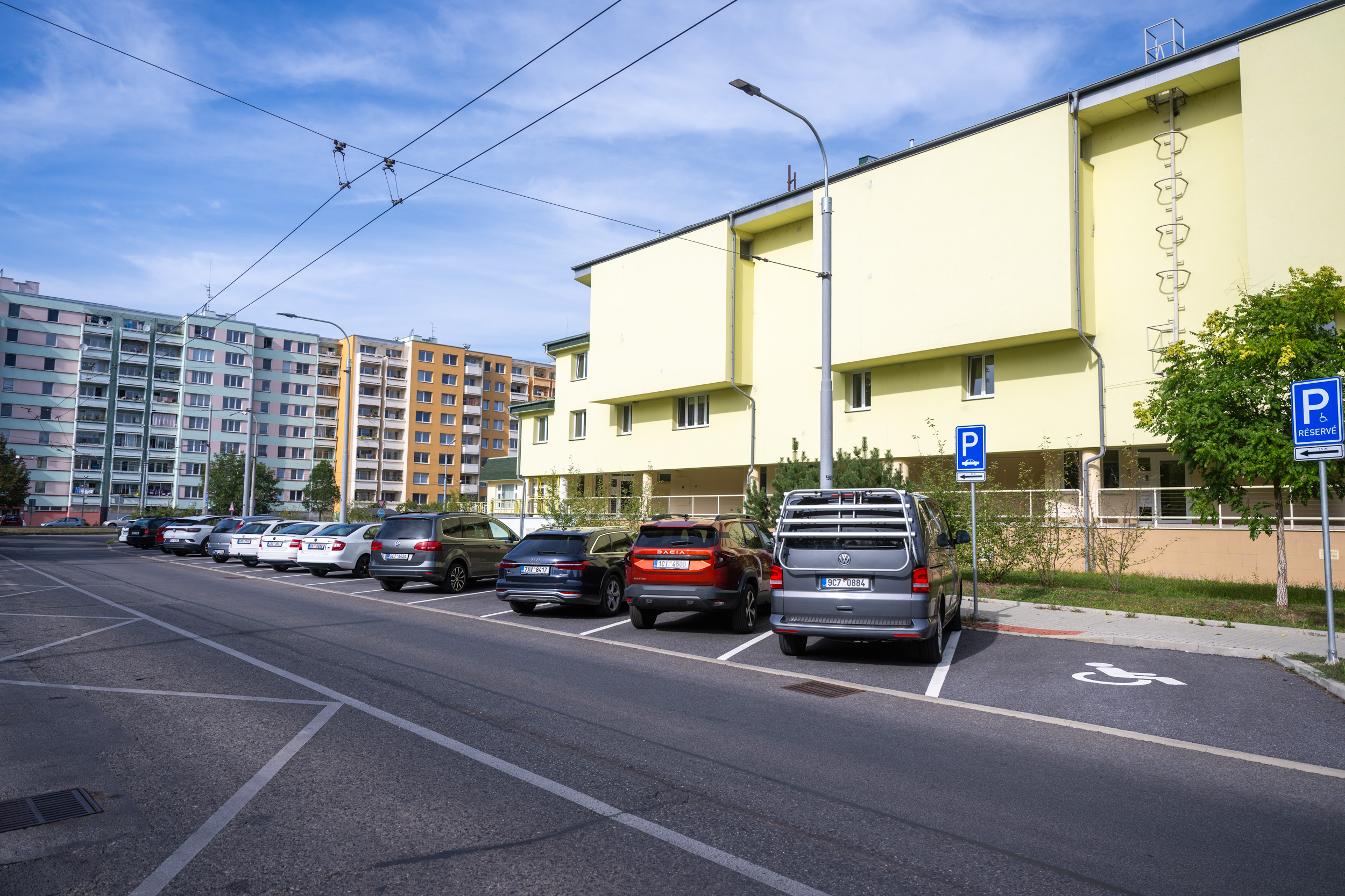 84 NOVÝCH PARKOVACÍCH MÍST NA MÁJI